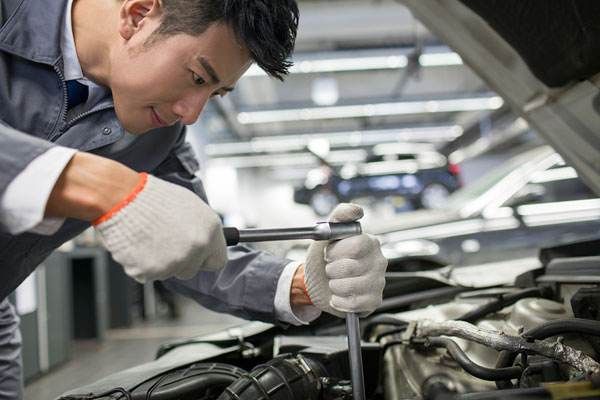 汽車維修工證怎么考?職業前景怎么樣?